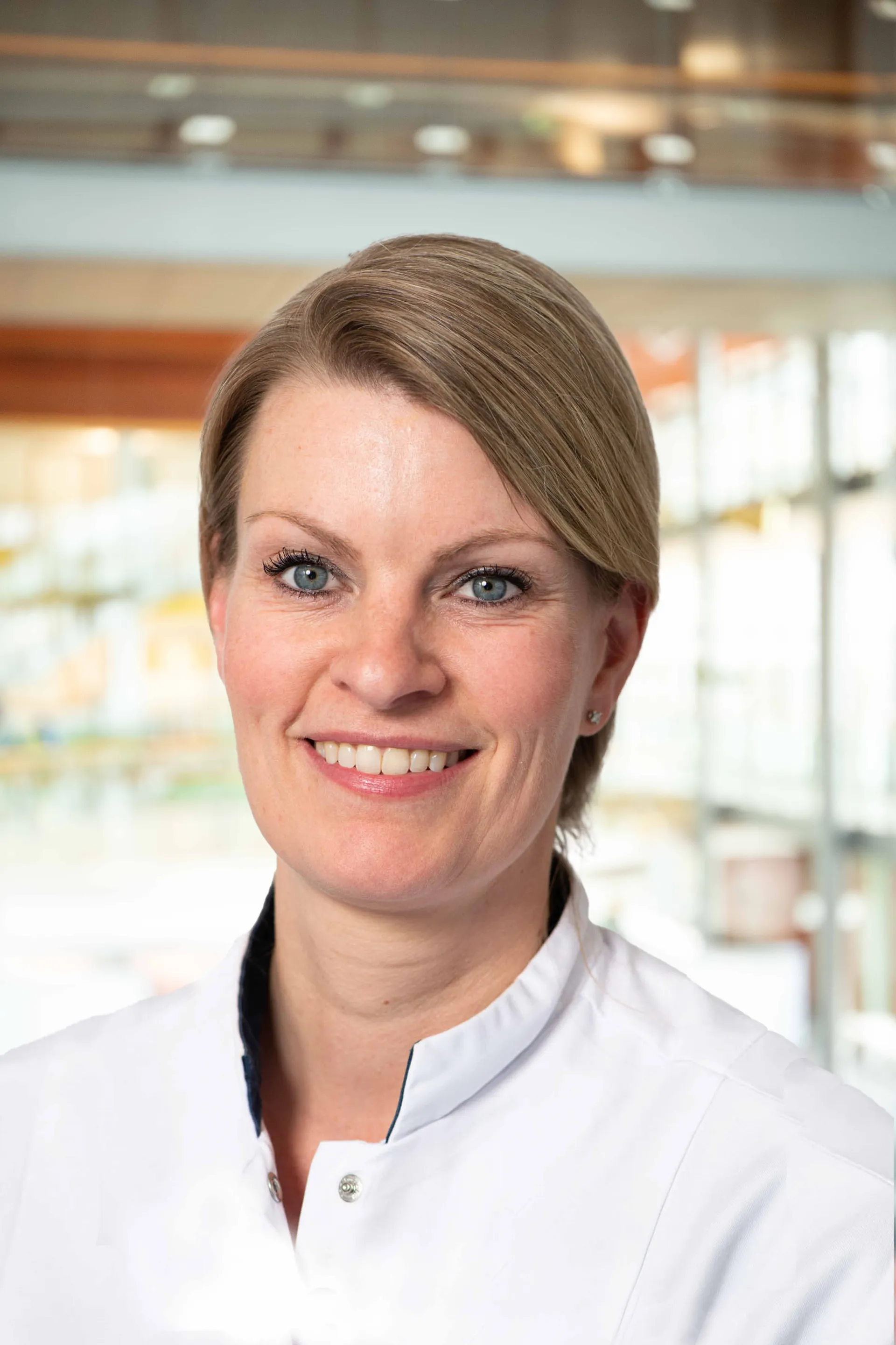 Kraker, de M. plastisch chirurg