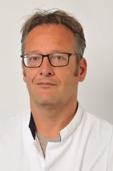 Zengerink, J.F. Chirurg