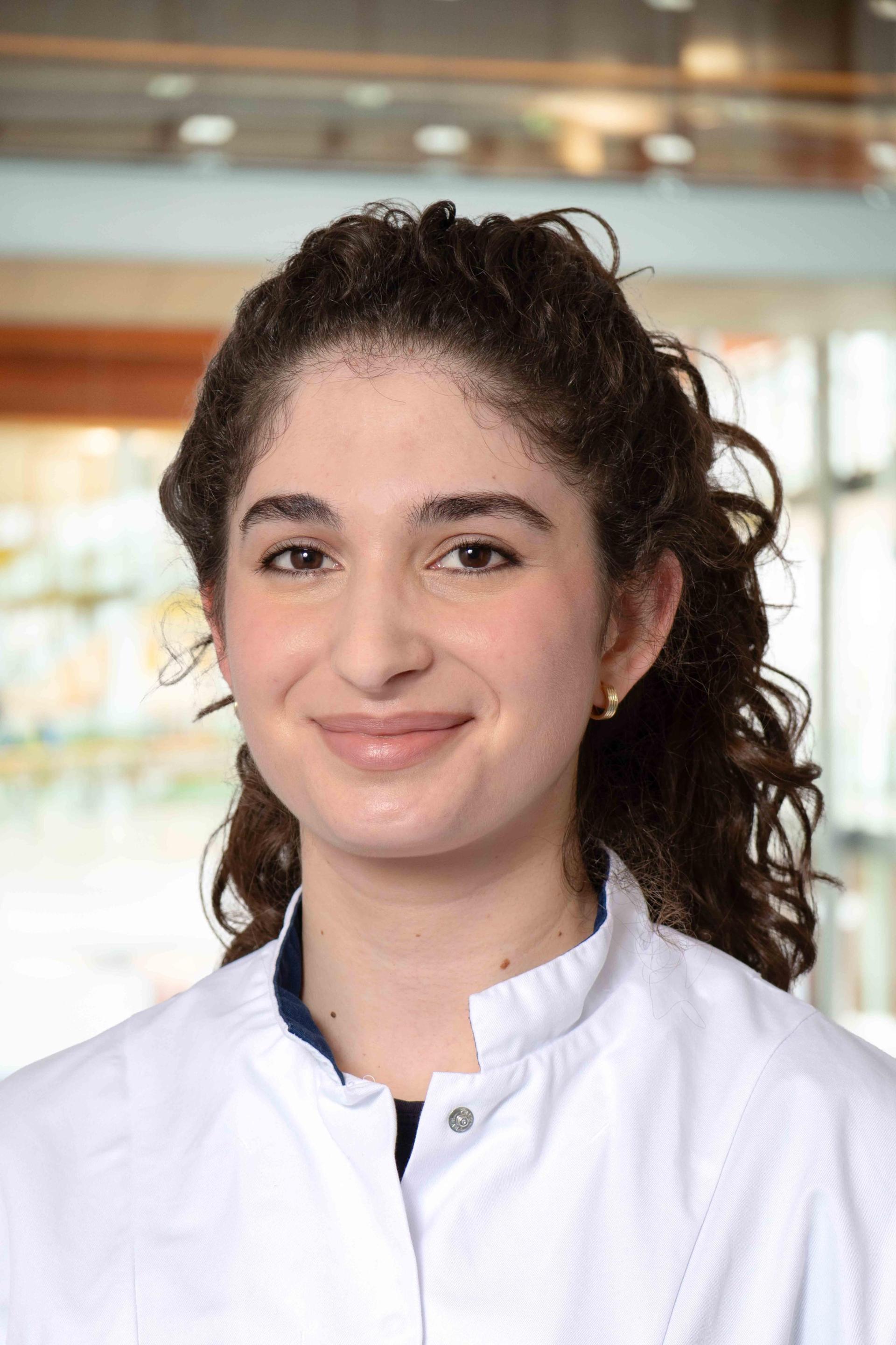 azizoglu-h.r-139469_anios-dermatologie